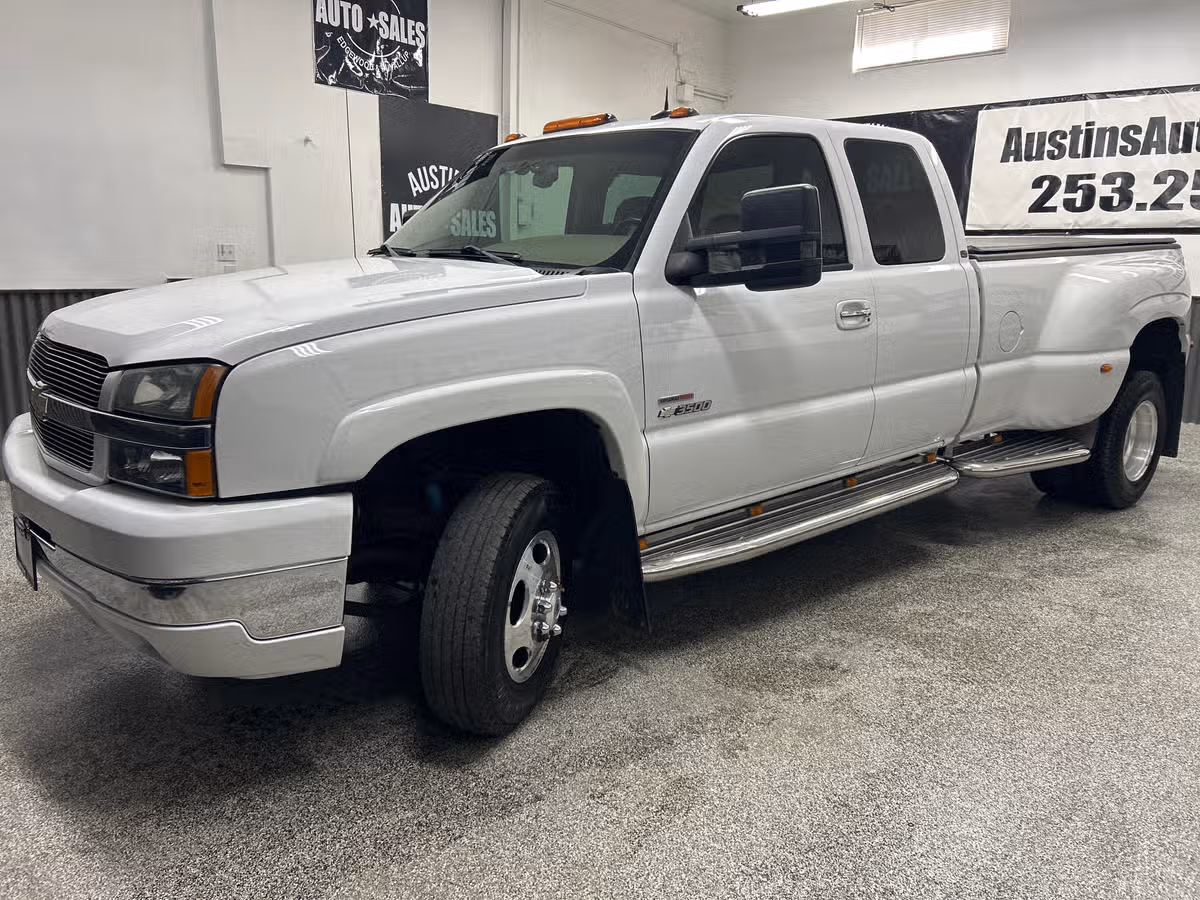 2003 Chevrolet Silverado 3500 LT Image 3