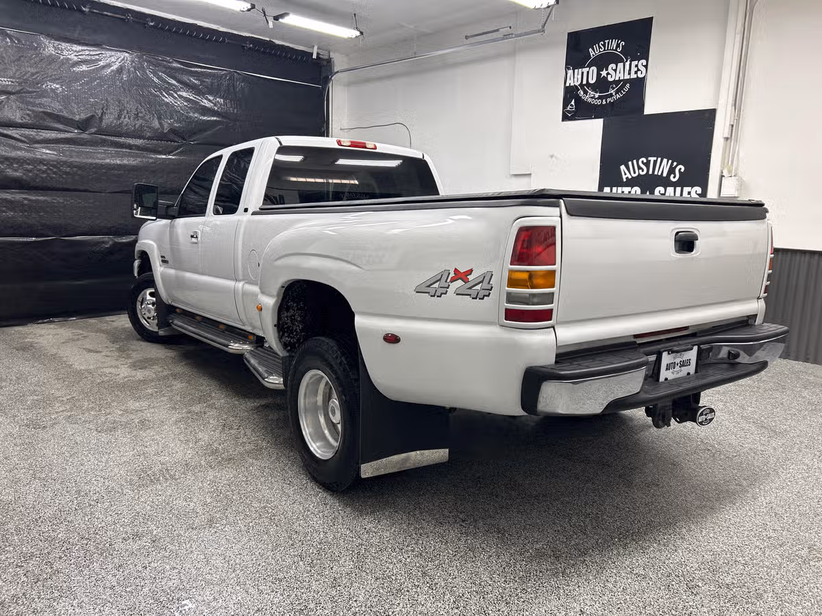 2003 Chevrolet Silverado 3500 LT Image 4