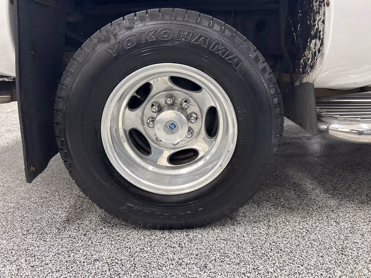 2003 Chevrolet Silverado 3500 LT Image 7