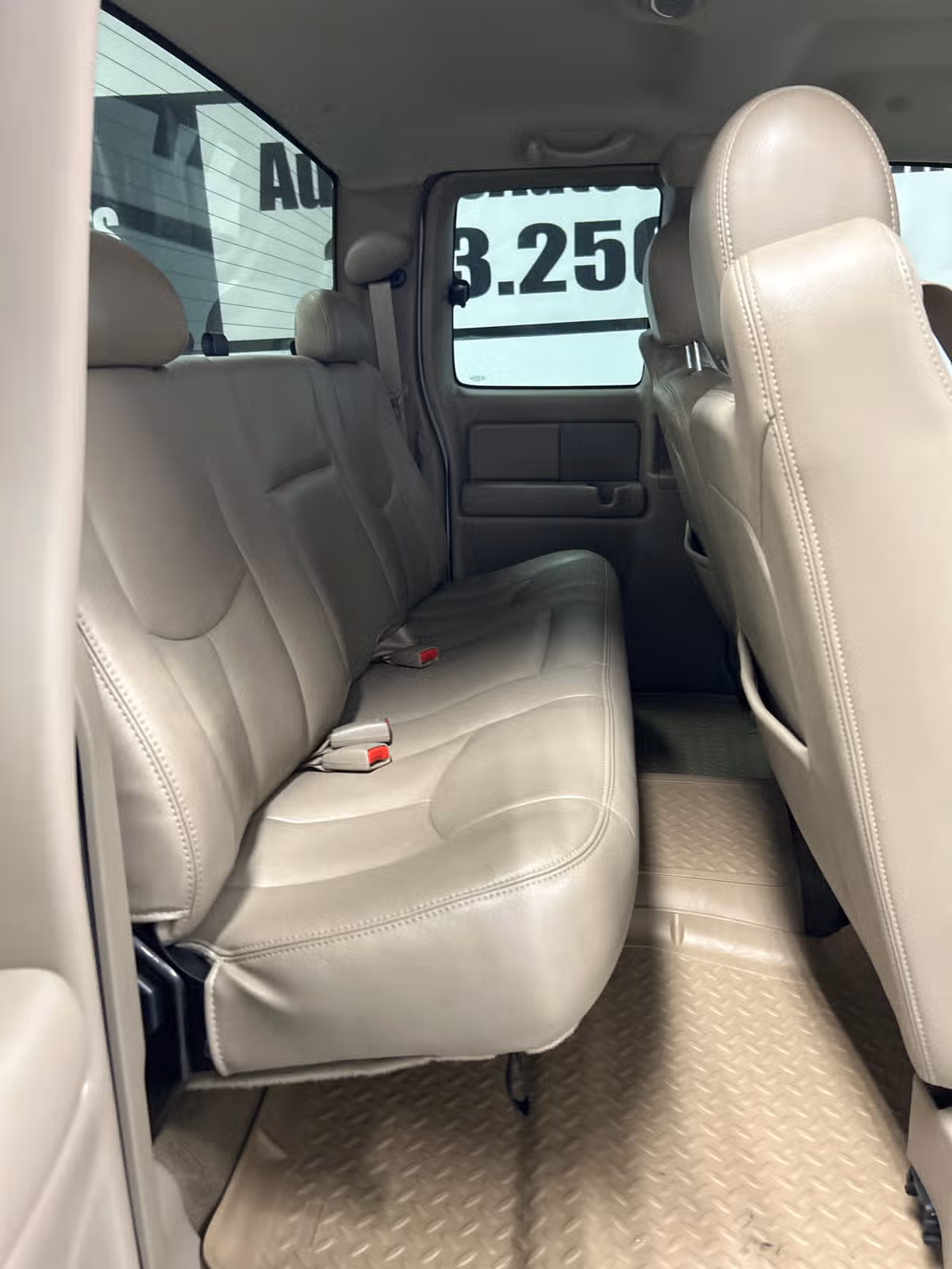 2003 Chevrolet Silverado 3500 LT Image 17