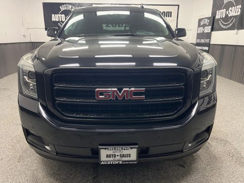 2019 GMC Yukon XL SLT Lower Image 3