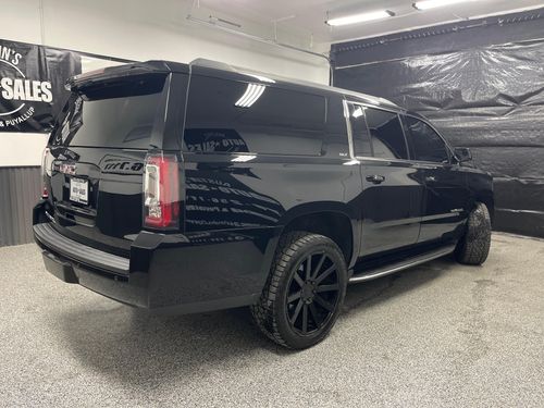 2019 GMC Yukon XL SLT Lower Image 1