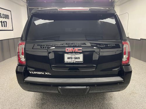 2019 GMC Yukon XL SLT Lower Image 2