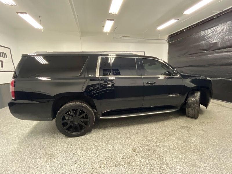 2019 GMC Yukon XL SLT Upper Image 2