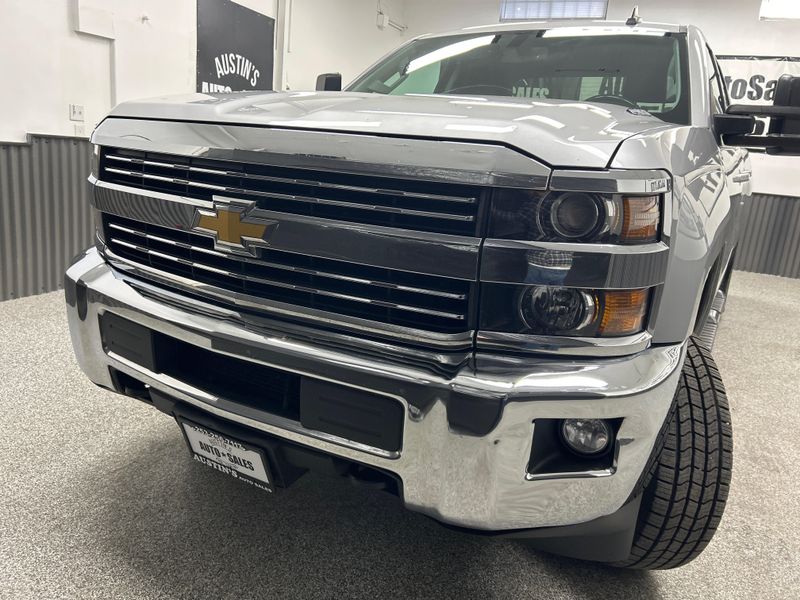 2016 Chevrolet Silverado 2500HD LT Double Cab Upper Image 2