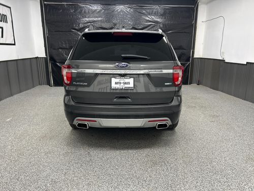 2016 Ford Explorer Platinum Lower Image 3