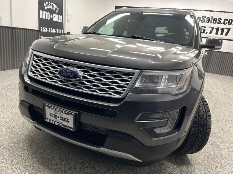 2016 Ford Explorer Platinum Upper Image 2