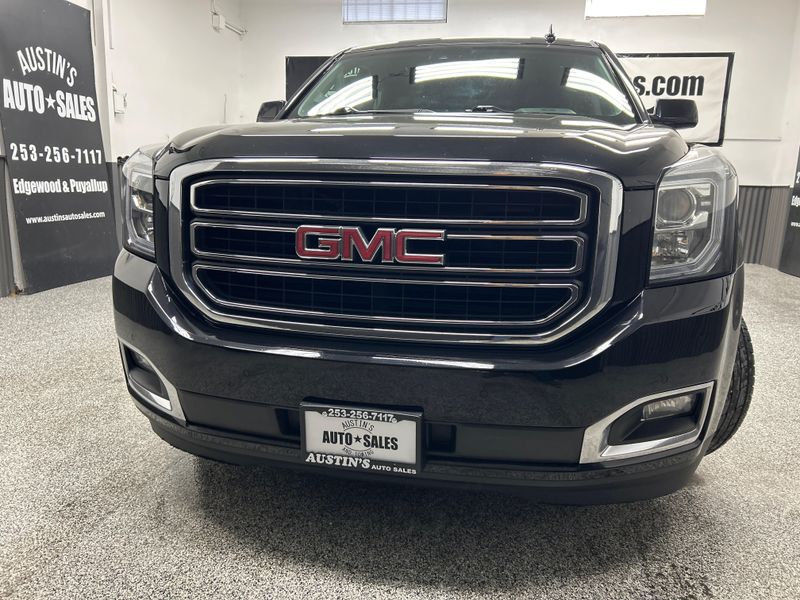 2020 GMC Yukon XL SLT Upper Image 2