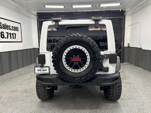 2016 Jeep Wrangler Unlimited Sahara 75th Anniversary Lower Image 3