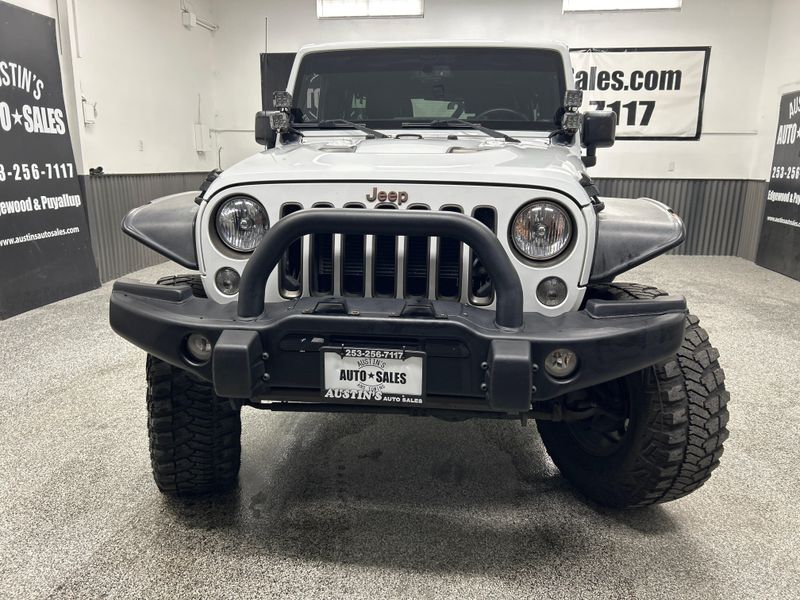 2016 Jeep Wrangler Unlimited Sahara 75th Anniversary Upper Image 2