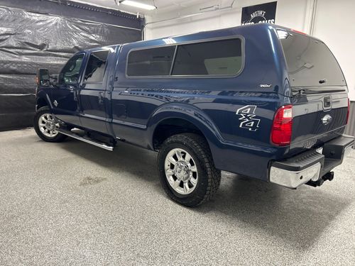 2015 Ford F-250 Super Duty Lariat Crew Cab Lower Image 2