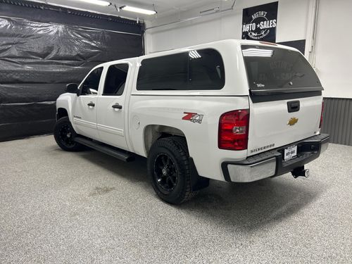 2013 Chevrolet Silverado 1500 LT Crew Cab Lower Image 2