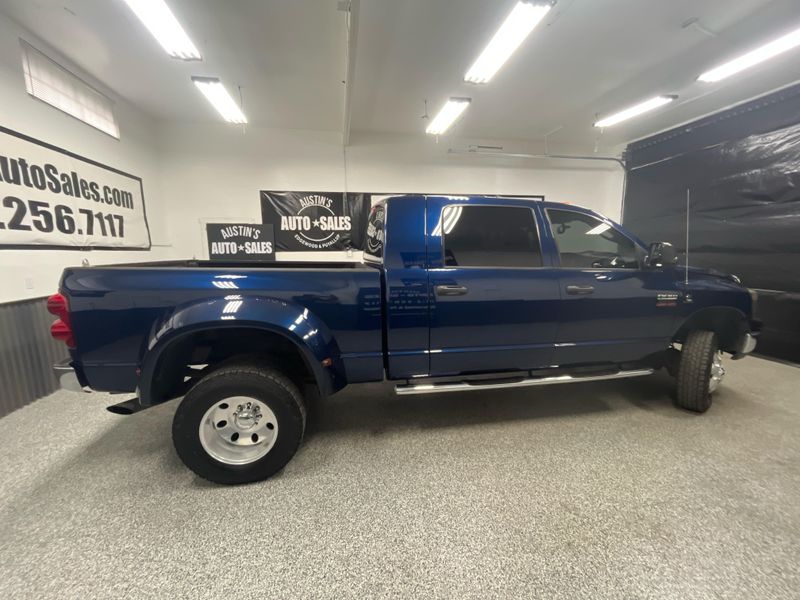 2008 Dodge Ram 3500 SLT Mega Cab Upper Image 2