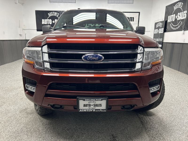 2017 Ford Expedition EL XLT photo 2