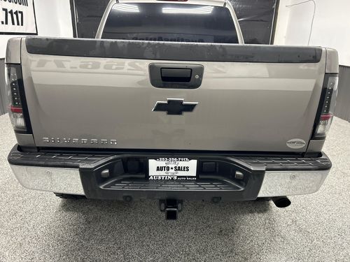 2009 Chevrolet Silverado 1500 LTZ Lower Image 3