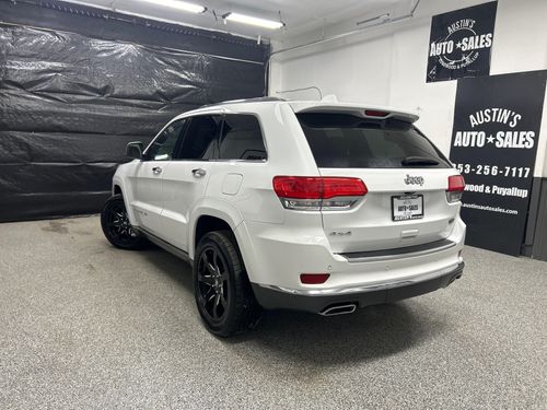 2014 Jeep Grand Cherokee Summit Lower Image 2