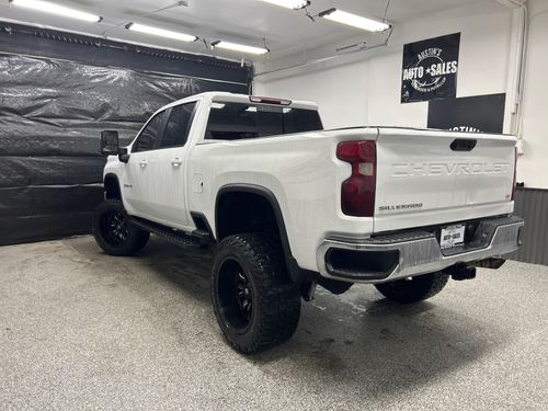 2023 Chevrolet Silverado 3500HD LT Lower Image 2