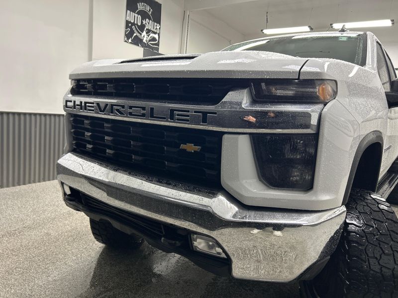 2023 Chevrolet Silverado 3500HD LT Upper Image 2