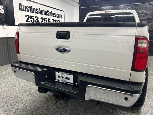2016 Ford F-350 Super Duty Lariat Lower Image 3