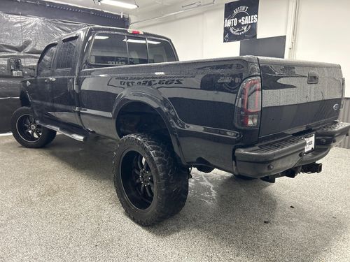 2007 Ford F-350 Super Duty Lariat Lower Image 2