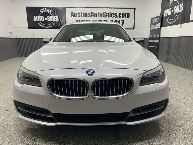 2014 BMW 5 Series 528i Upper Image 2