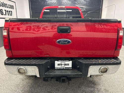 2012 Ford F-250 Super Duty XLT Lower Image 3