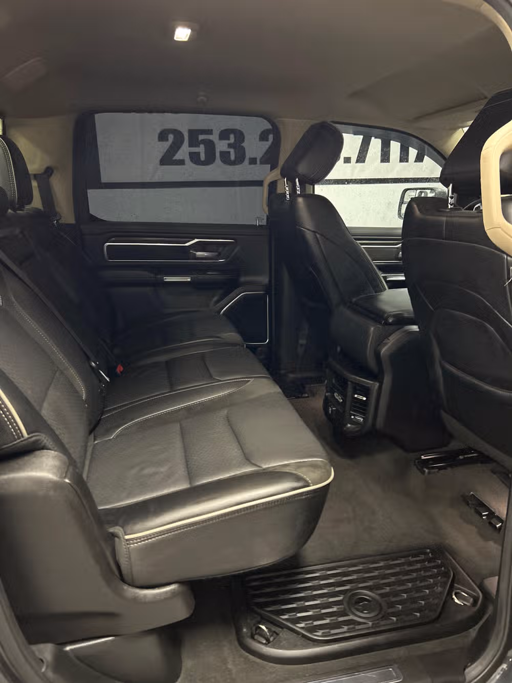 2019 Ram 1500 Laramie Image 12