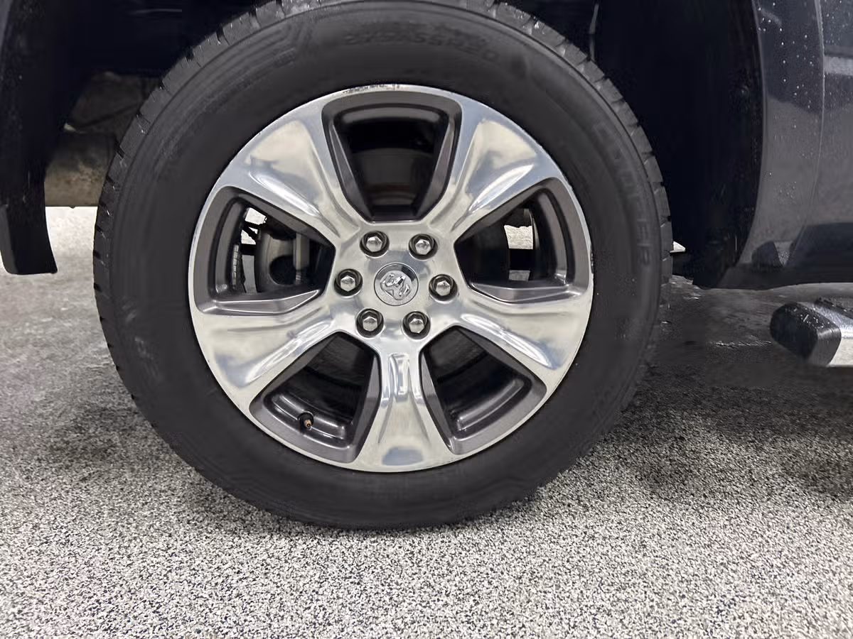 2019 Ram 1500 Laramie Image 7