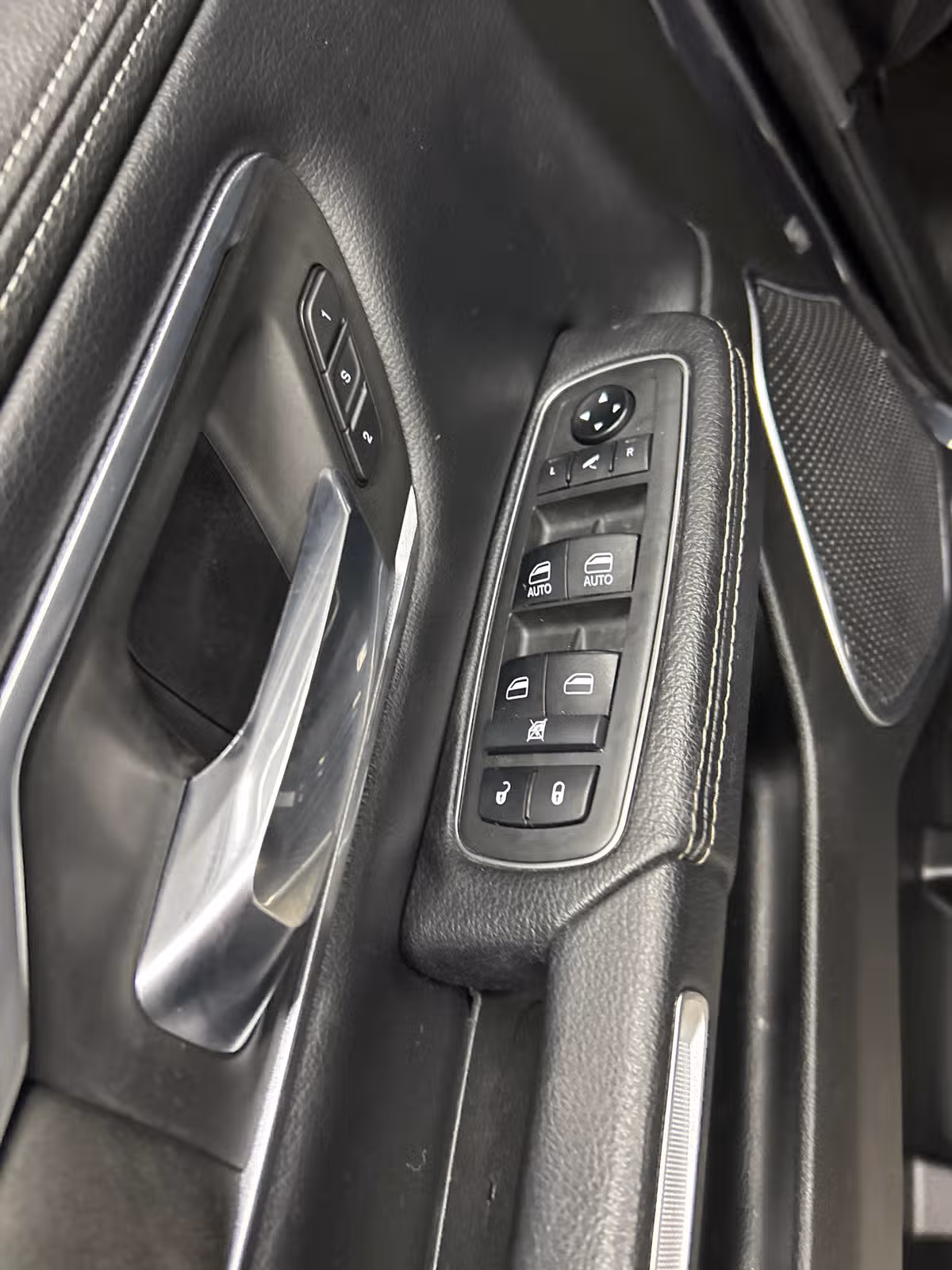 2019 Ram 1500 Laramie Image 9