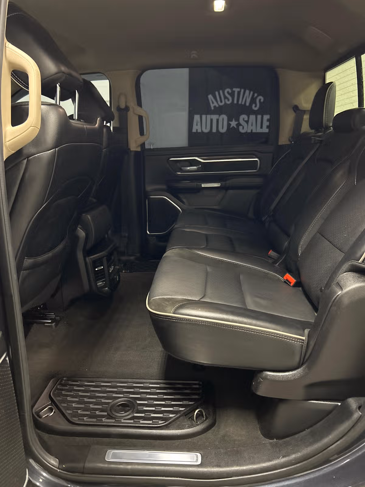 2019 Ram 1500 Laramie Image 10