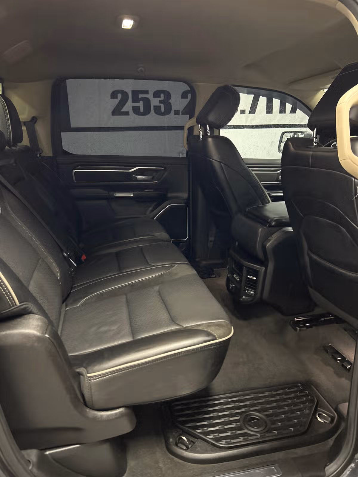 2019 Ram 1500 Laramie Image 12