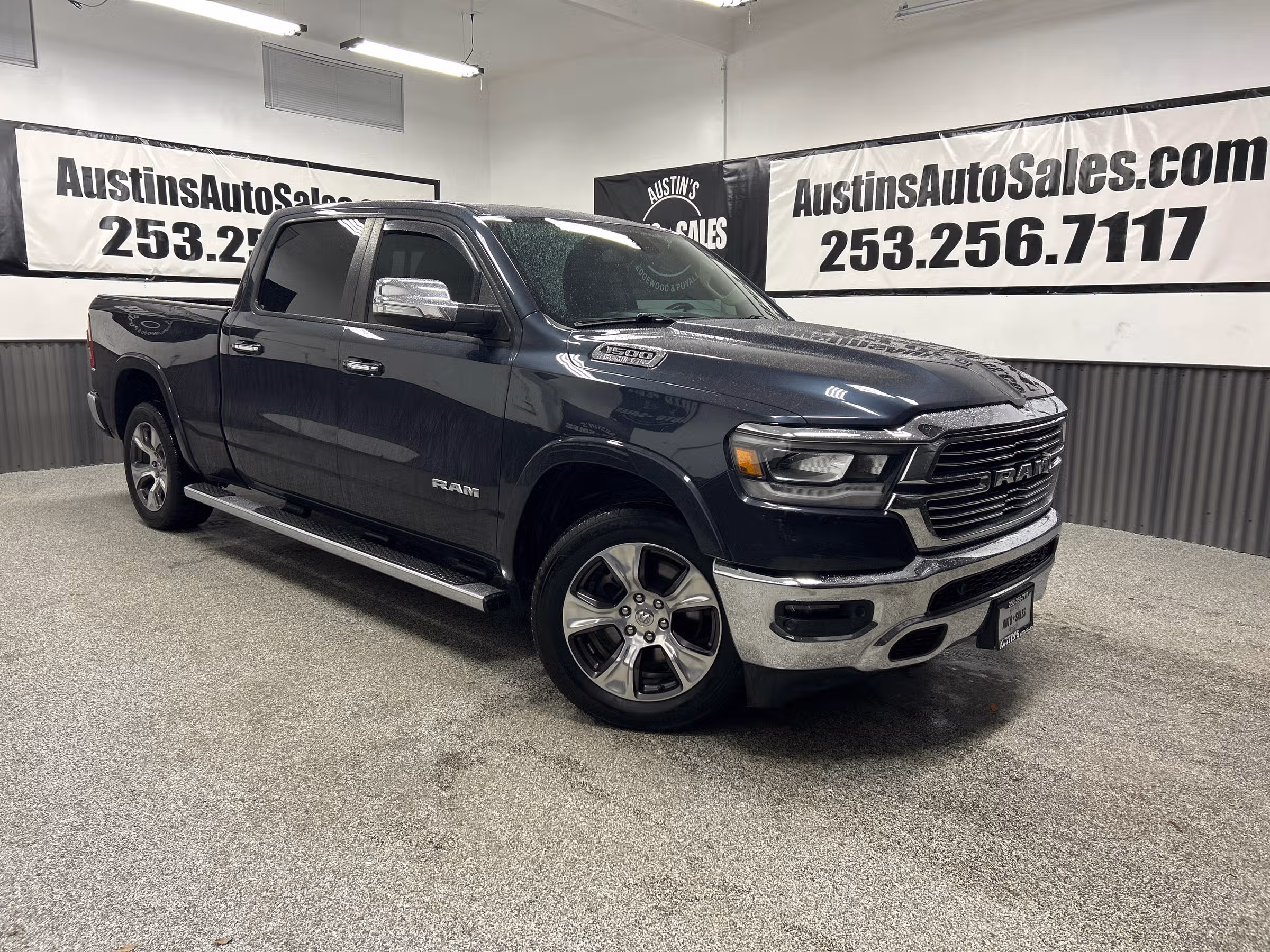 2019 Ram 1500 Laramie Image 1