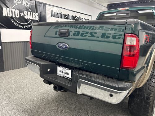 2012 Ford F-250 Super Duty Lariat Lower Image 3