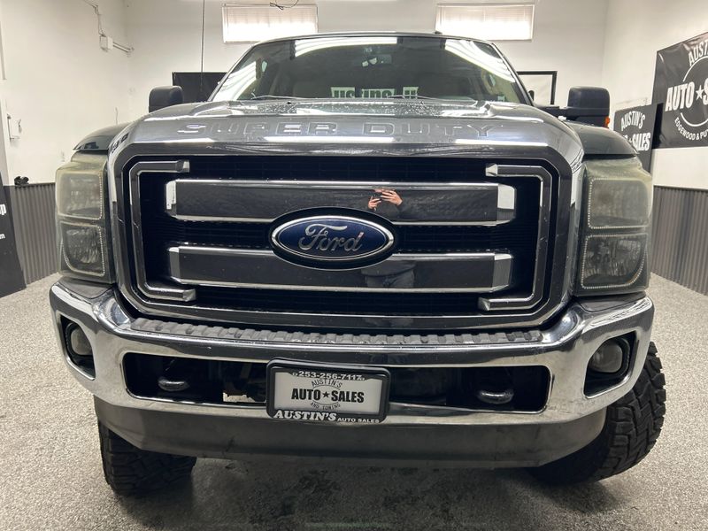 2012 Ford F-250 Super Duty Lariat Upper Image 2