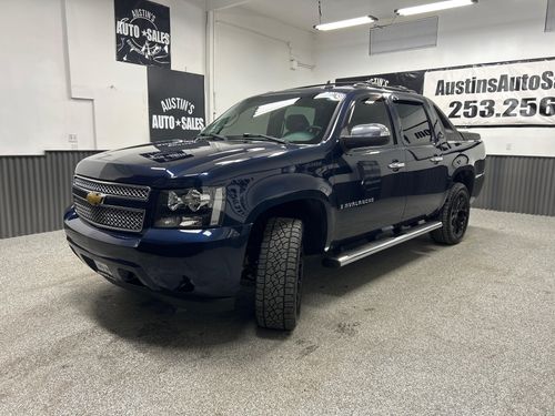 2008 Chevrolet Avalanche LTZ Crew Cab Lower Image 1