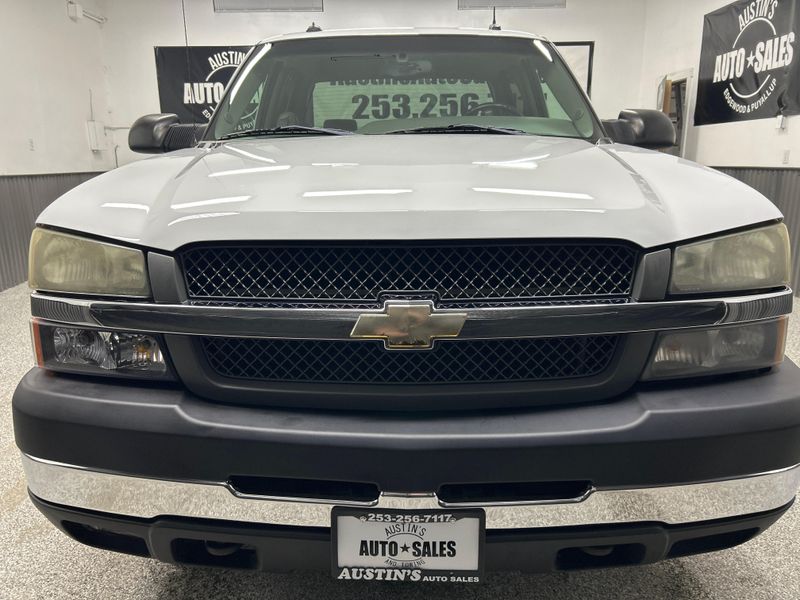 2003 Chevrolet Silverado 2500HD LT Crew Cab Upper Image 2