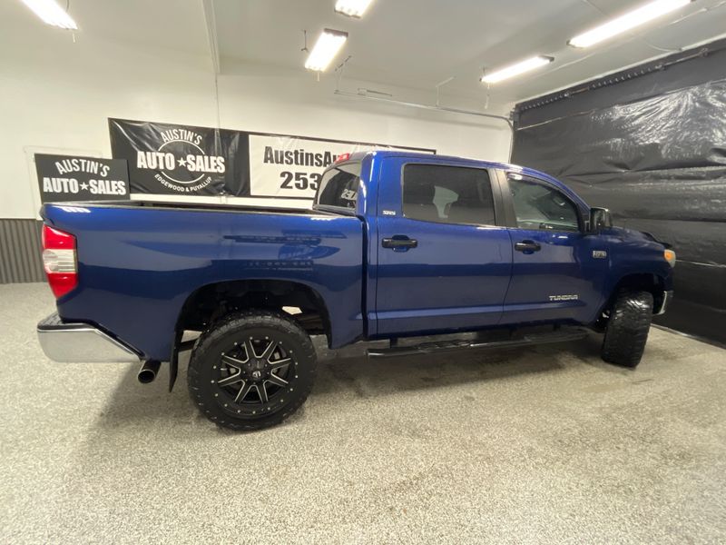 2014 Toyota Tundra SR5 Upper Image 2