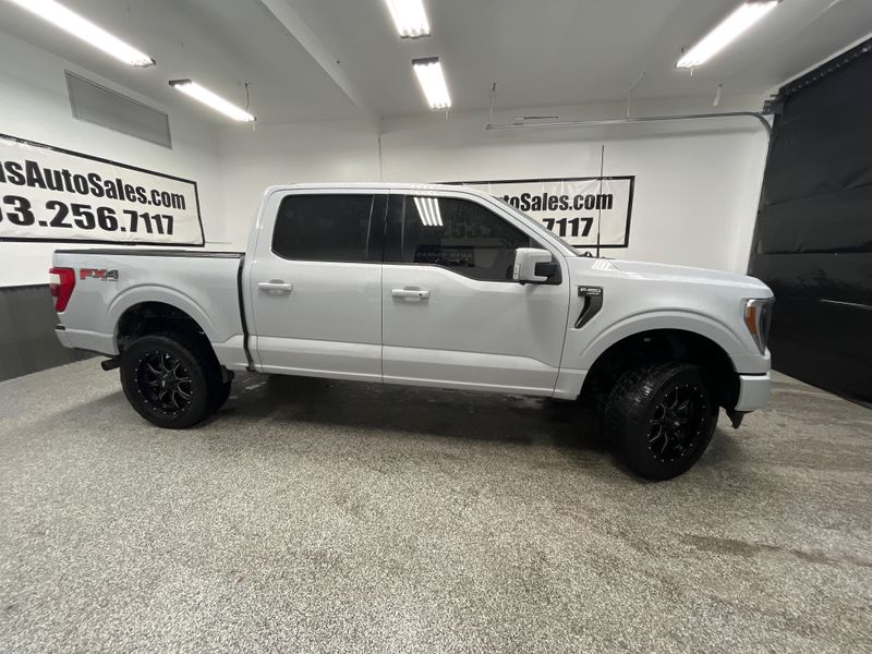 2022 Ford F-150 Lariat Upper Image 2