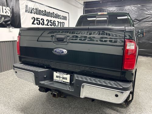2014 Ford F-350 Super Duty Lariat Lower Image 3