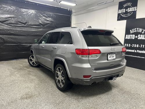 2018 Jeep Grand Cherokee Sterling Edition Lower Image 2