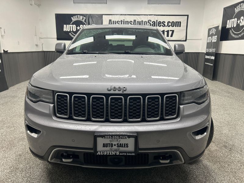 2018 Jeep Grand Cherokee Sterling Edition photo 2
