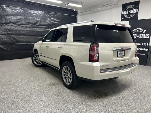 2015 GMC Yukon Denali Lower Image 2