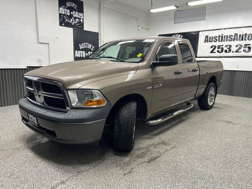 2010 Dodge Ram 1500 SLT Lower Image 1