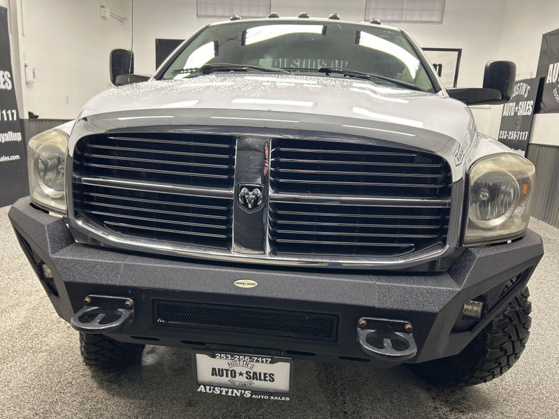 2009 Dodge Ram 3500 Laramie Upper Image 2