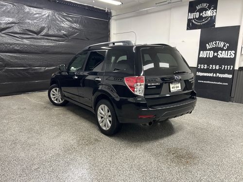 2011 Subaru Forester 2.5X Limited Lower Image 2