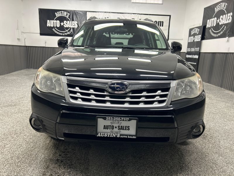 2011 Subaru Forester 2.5X Limited Upper Image 2