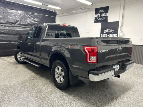 2015 Ford F-150 XLT Lower Image 2