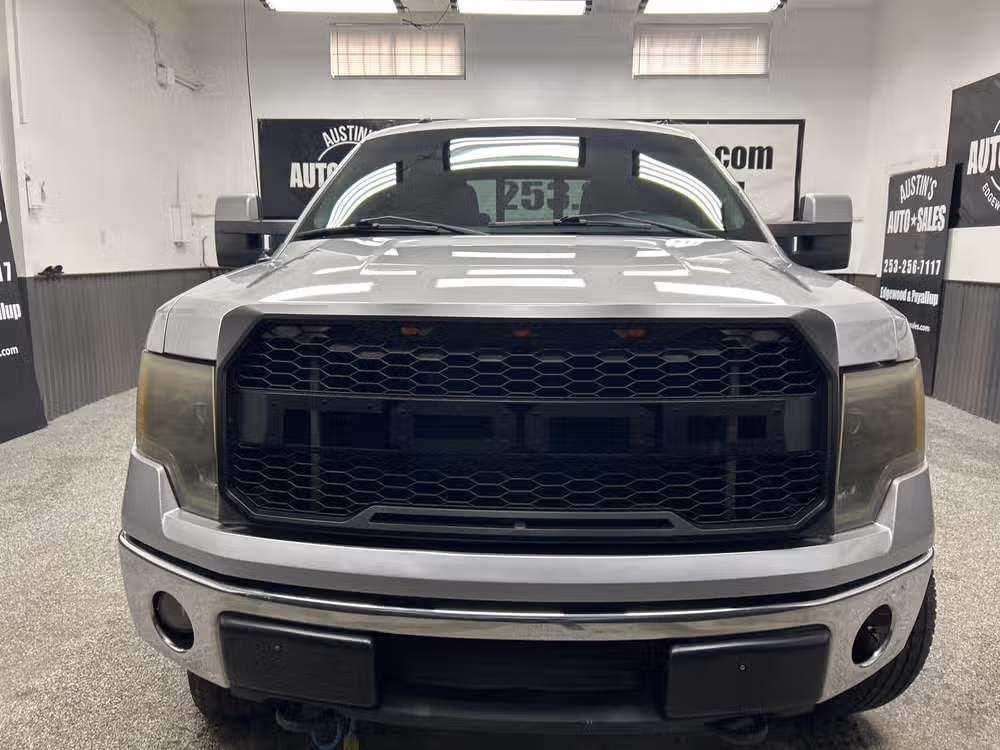 2010 Ford F-150 Lariat Image 2