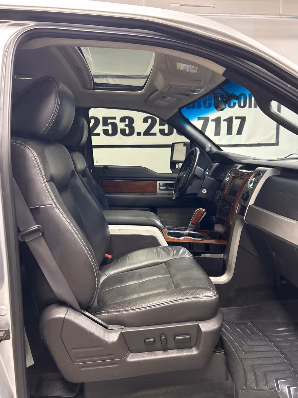 2010 Ford F-150 Lariat Image 13