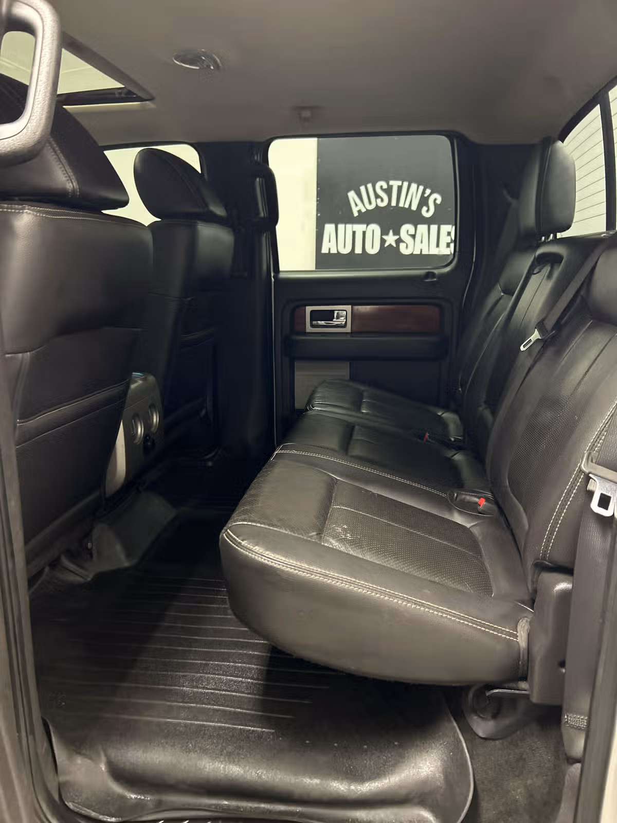 2010 Ford F-150 Lariat Image 10